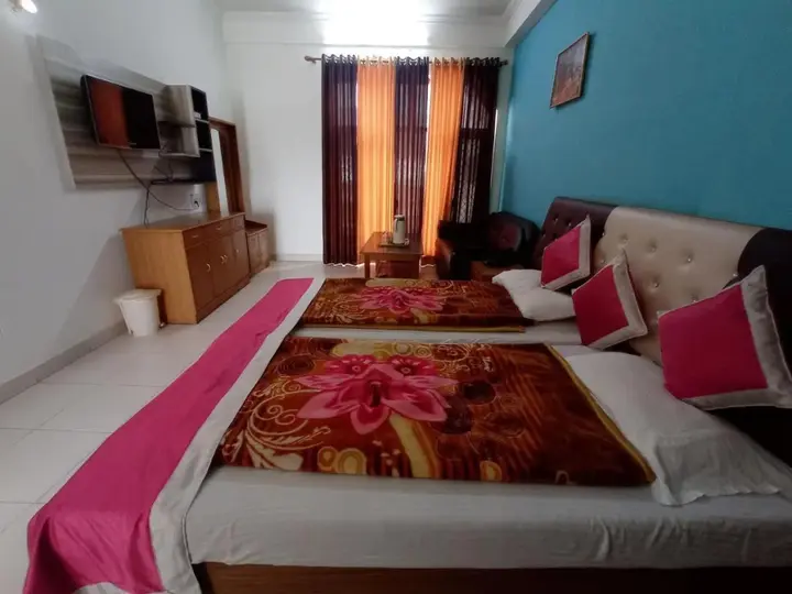 Сукха: Hotel Himsagar