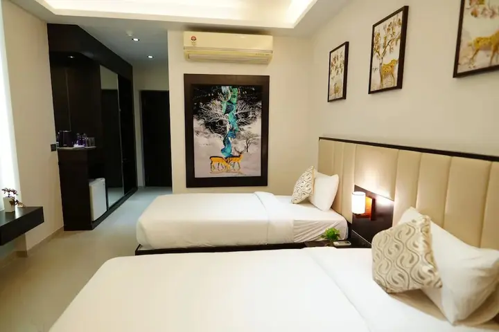 Лонавала: Hotel Grand Visava