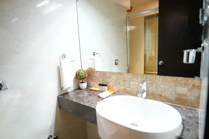 Лонавала: Hotel Grand Visava