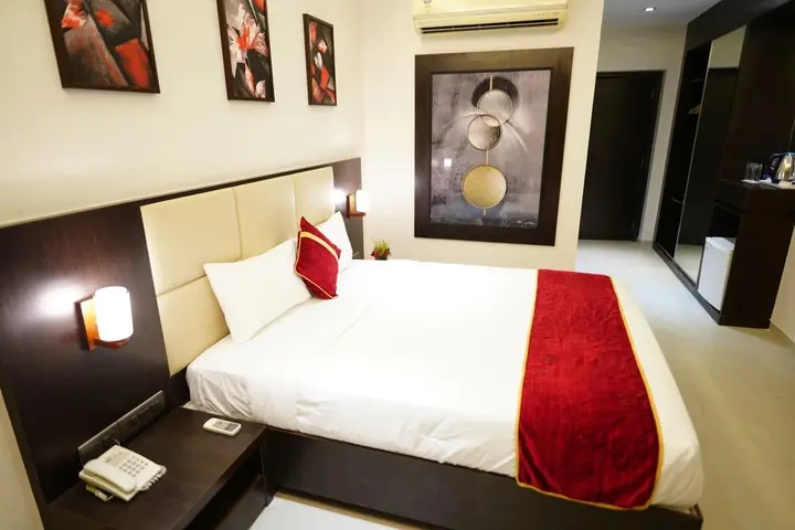 Лонавала: Hotel Grand Visava