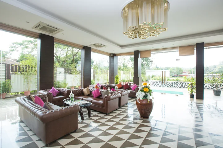 Лонавала: Hotel Grand Visava