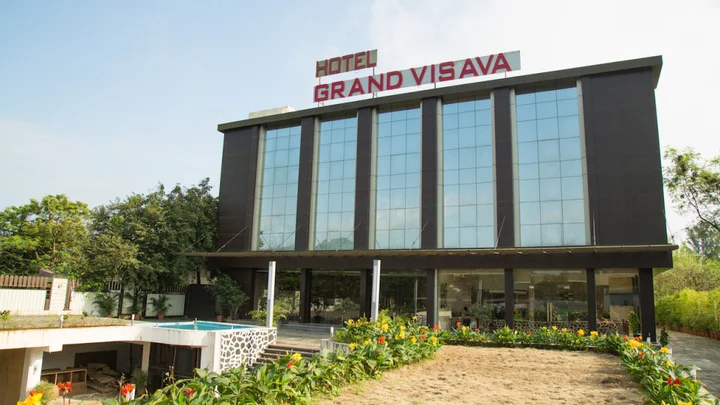 Лонавала: Hotel Grand Visava