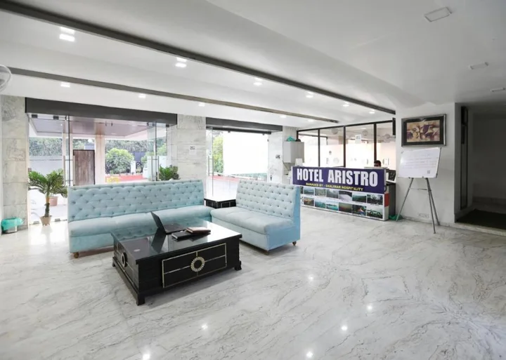 Лонавала: Hotel Aristro