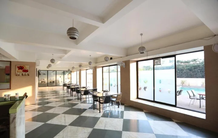 Лонавала: Hotel Aristro