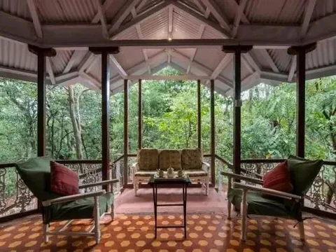 Матеран: SaffronStays Parsi Manor