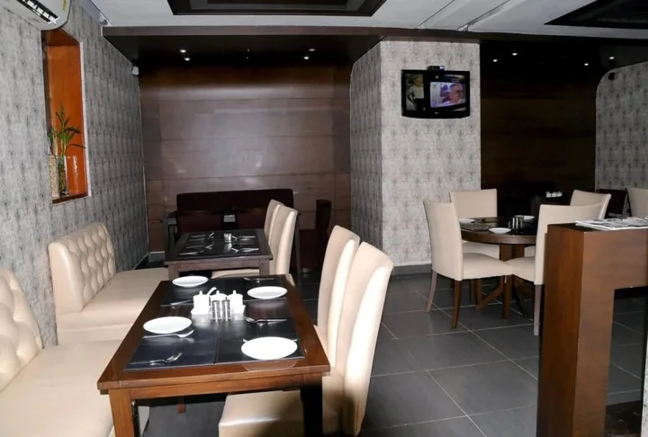 Дехрадун: OYO 16006 Hotel Meedo's Grand