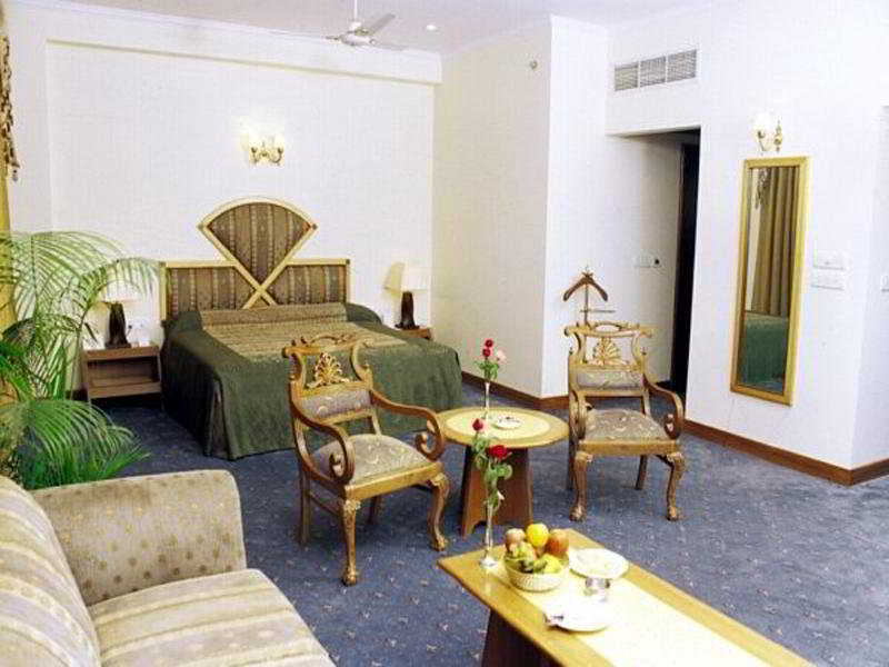 Варанаси: Hotel Meraden Grand