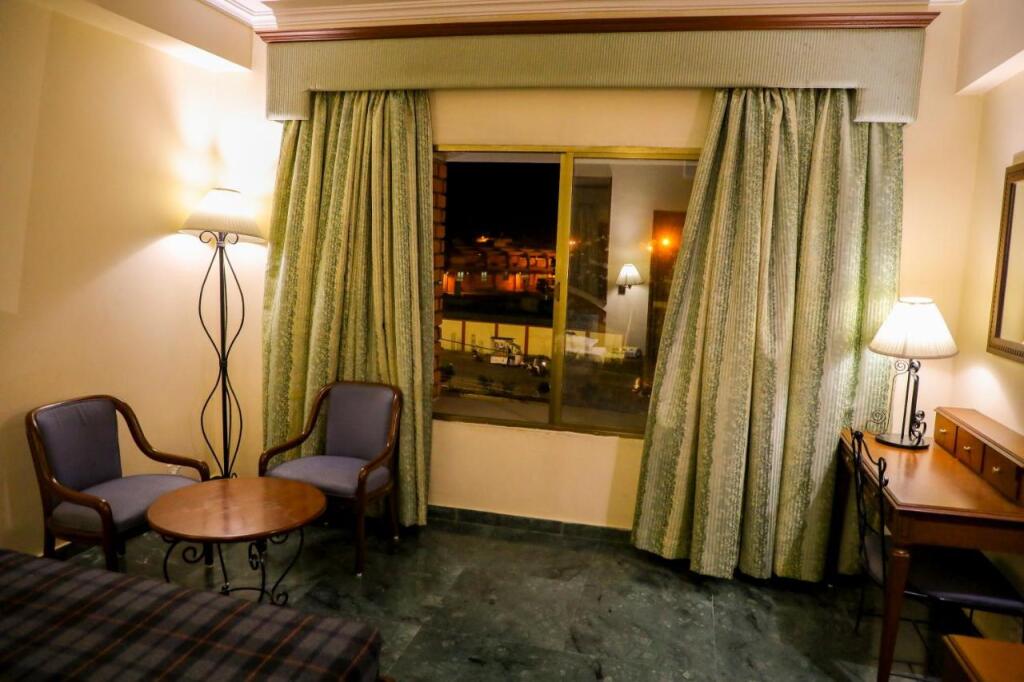 Вадодара: The Hotel Airport