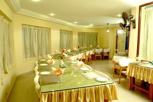 Кумили: Michaels Inn