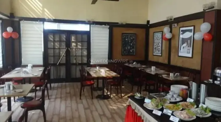 Нойда: Nirula's Hotel