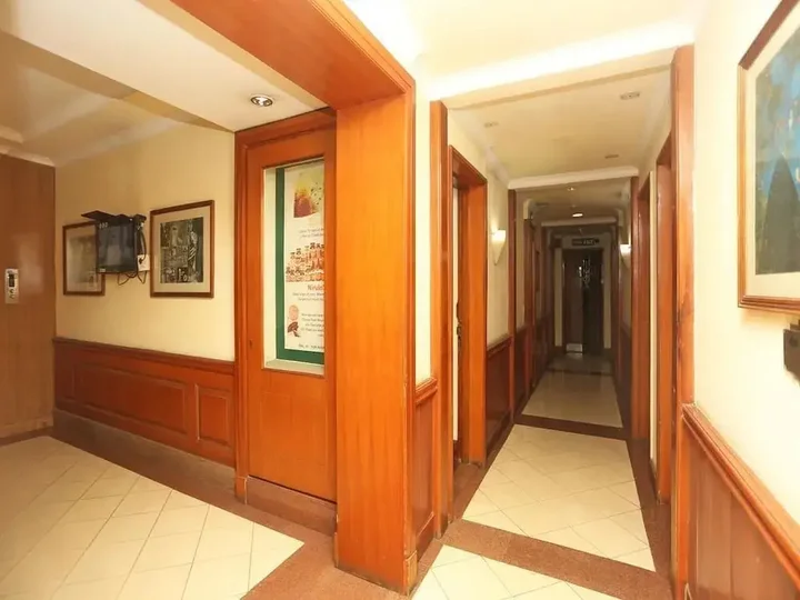 Нойда: Nirula's Hotel