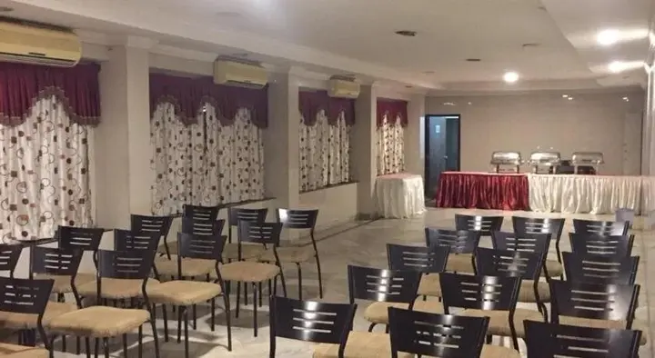 Висакхапатнам: Sarovar Hotel