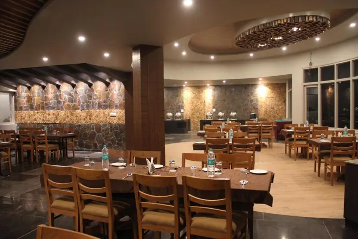Наинитал: Corbett Suman Grand