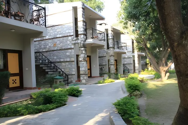 Наинитал: Corbett Suman Grand