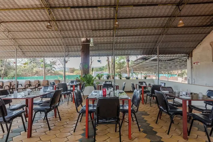 Лонавала: OYO 7647 Hotel Lions Den