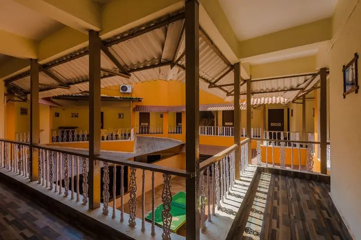 Лонавала: OYO 7647 Hotel Lions Den