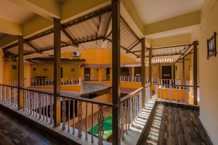 Лонавала: OYO 7647 Hotel Lions Den
