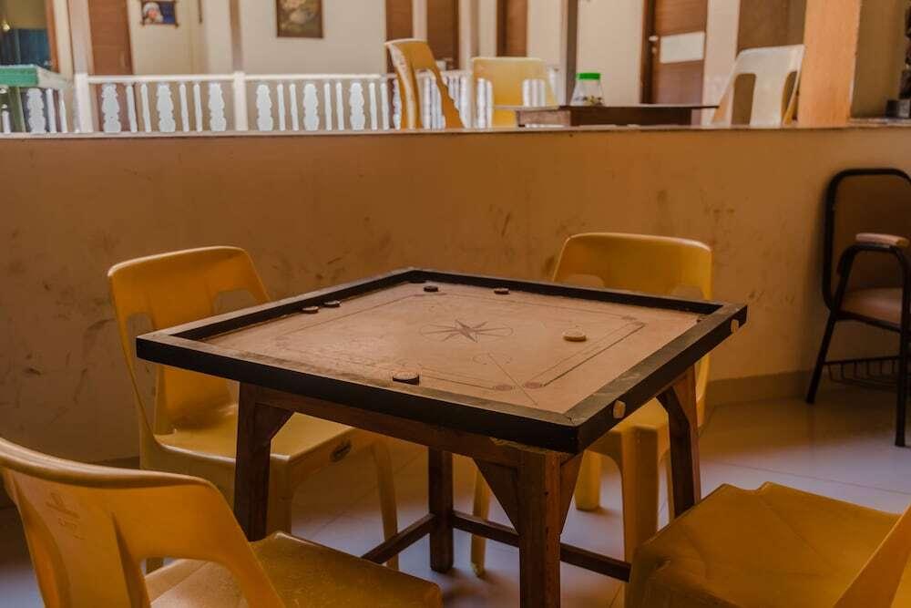 Лонавала: OYO 7647 Hotel Lions Den