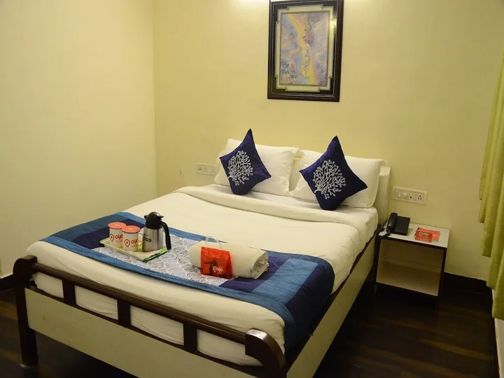 Лонавала: OYO 7647 Hotel Lions Den