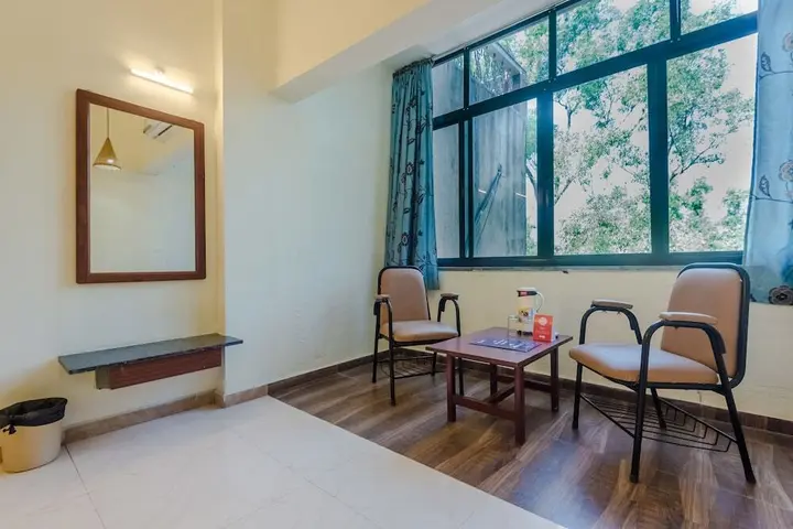 Лонавала: OYO 7647 Hotel Lions Den