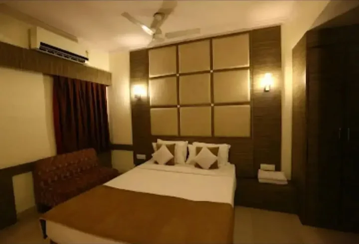 Индаур: Hotel Paradise