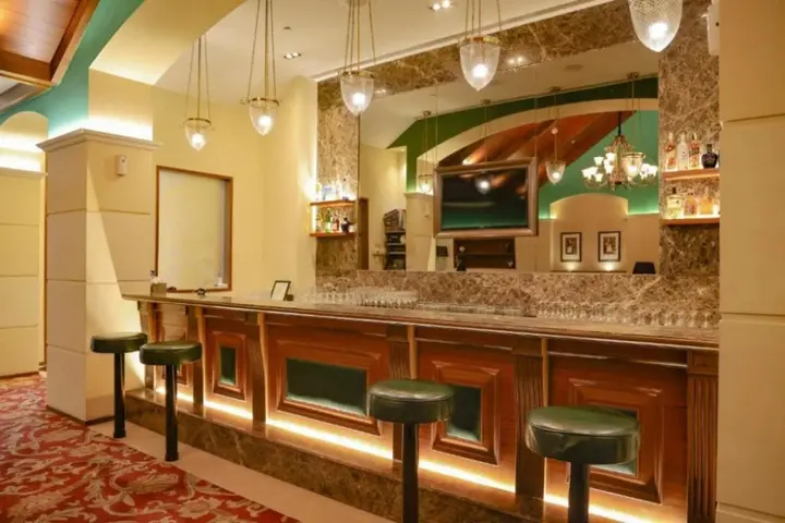 Солапур: Balaji Sarovar Premiere Solapur