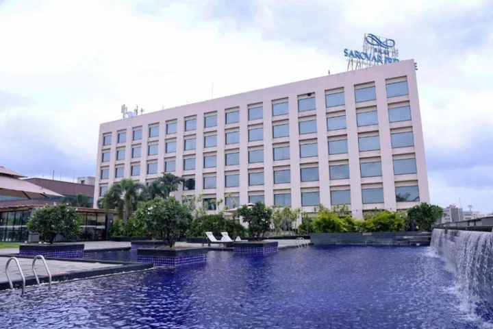 Солапур: Balaji Sarovar Premiere Solapur