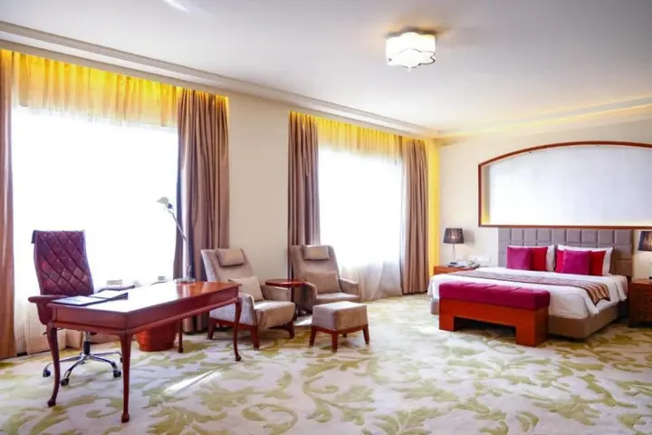 Солапур: Balaji Sarovar Premiere Solapur