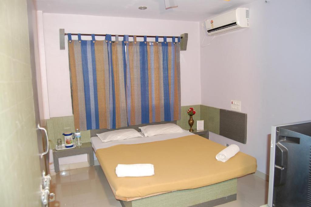 Ширди: Hotel Utsav