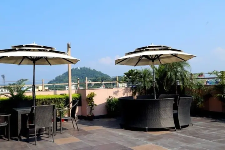 Гувахати: Hotel Nandan