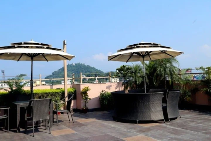 Гувахати: Hotel Nandan