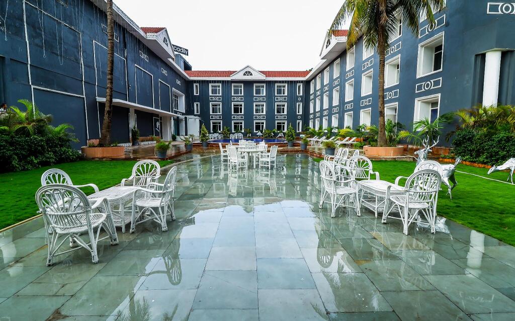 Райпур: Hotel Piccadily Raipur