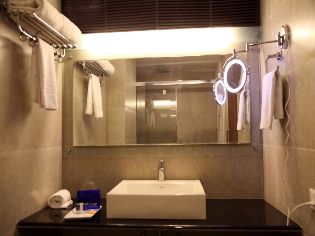 Праяградж: Hotel Ajay International