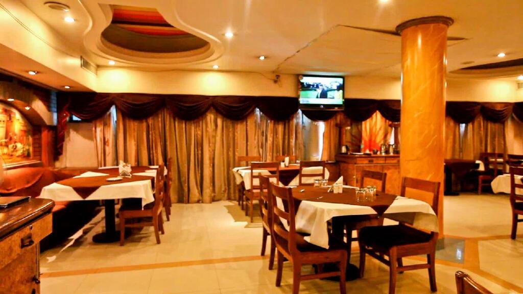 Праяградж: Hotel Ajay International