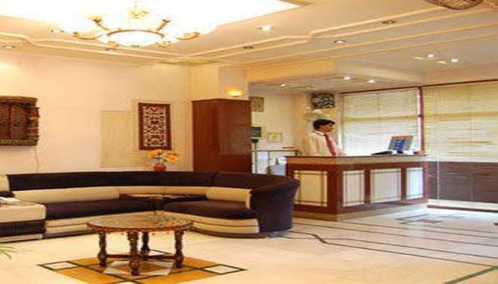 Алвар: Hotel Natraj