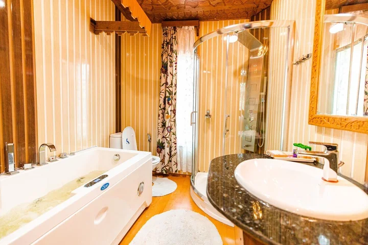Шринагар: Kolu Group Of Houseboats