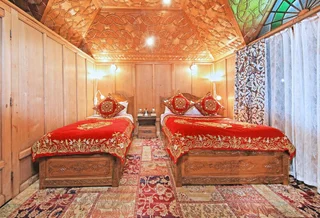 Шринагар: Kolu Group Of Houseboats