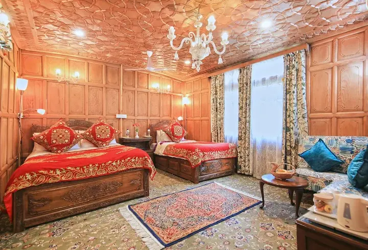 Шринагар: Kolu Group Of Houseboats