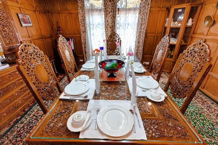 Шринагар: Kolu Group Of Houseboats