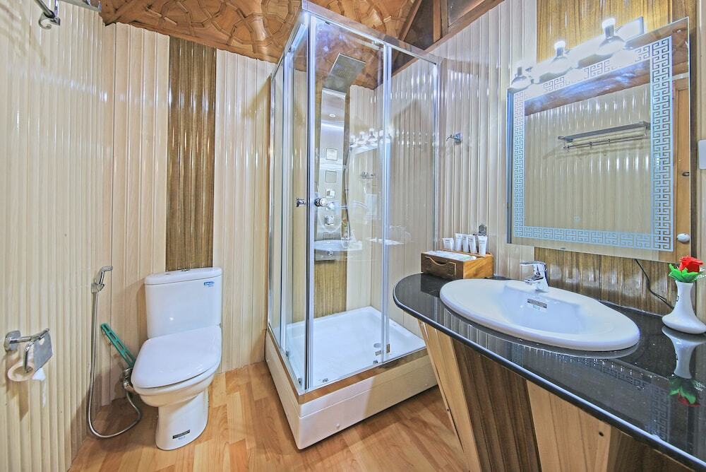 Шринагар: Kolu Group Of Houseboats