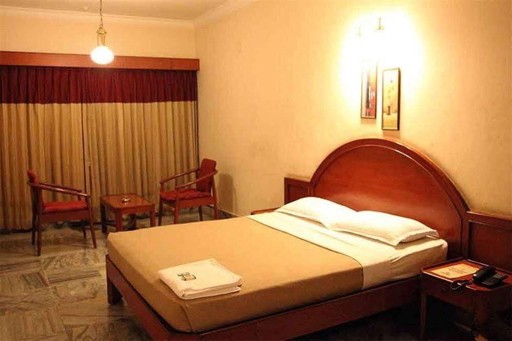 FabHotel Samrat Residency — фото 5