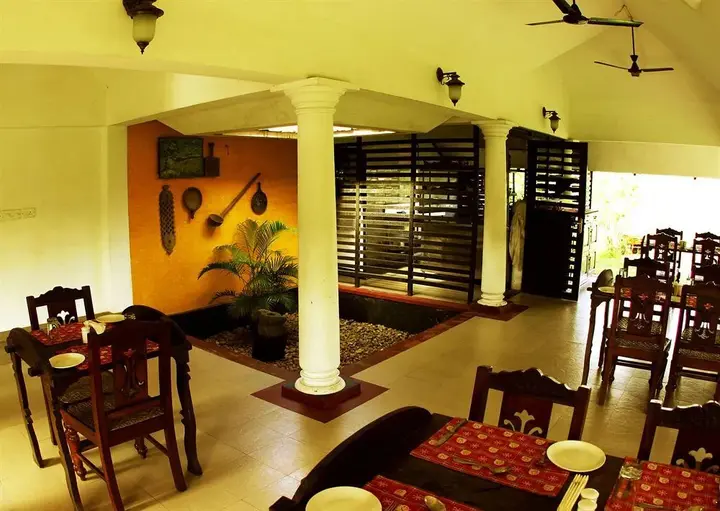 Эрамаллур: Ambadys Palmgrove Club