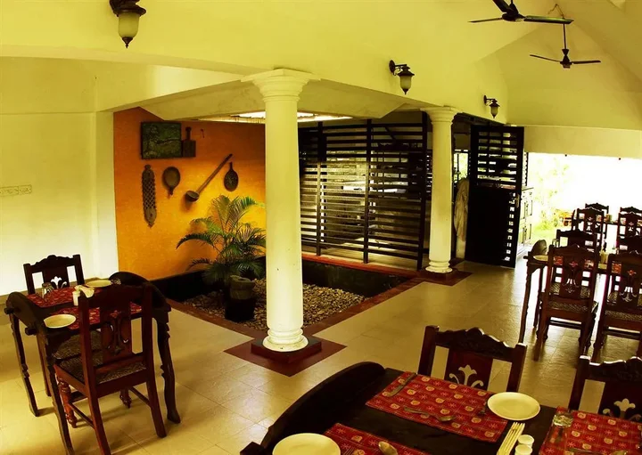 Эрамаллур: Ambadys Palmgrove Club