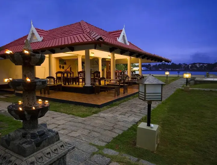 Эрамаллур: Ambadys Palmgrove Club