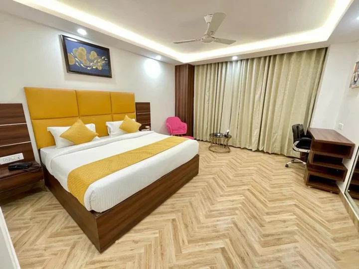 Фаридабад: Hotel Rajmandir