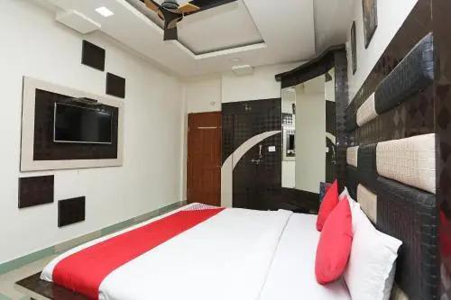 Пачмарай: Hotel Sanskar