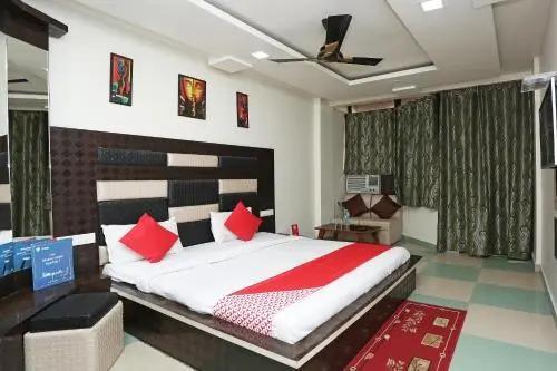 Пачмарай: Hotel Sanskar
