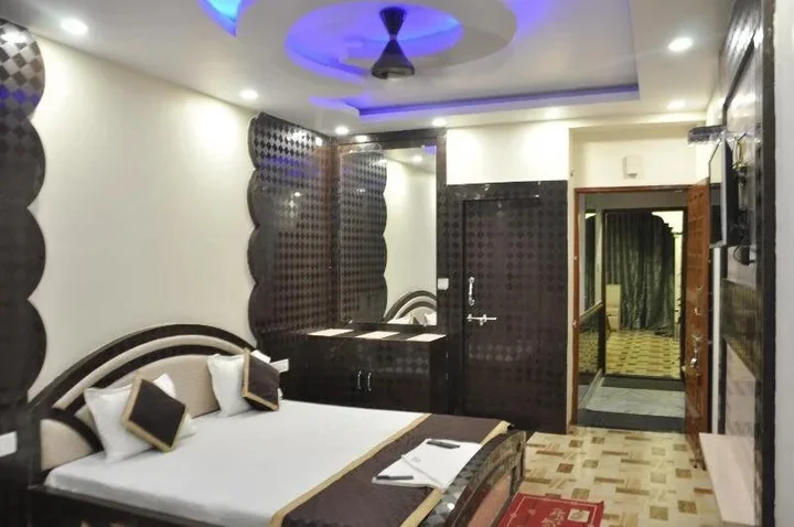 Пачмарай: Hotel Sanskar