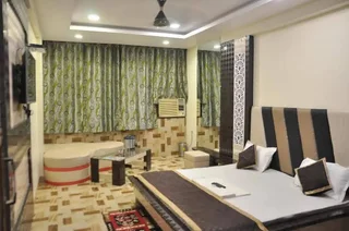 Пачмарай: Hotel Sanskar