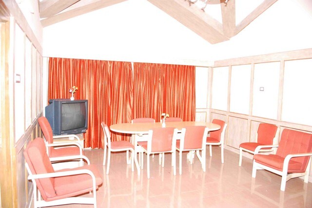 Ути: Nalapad Residency